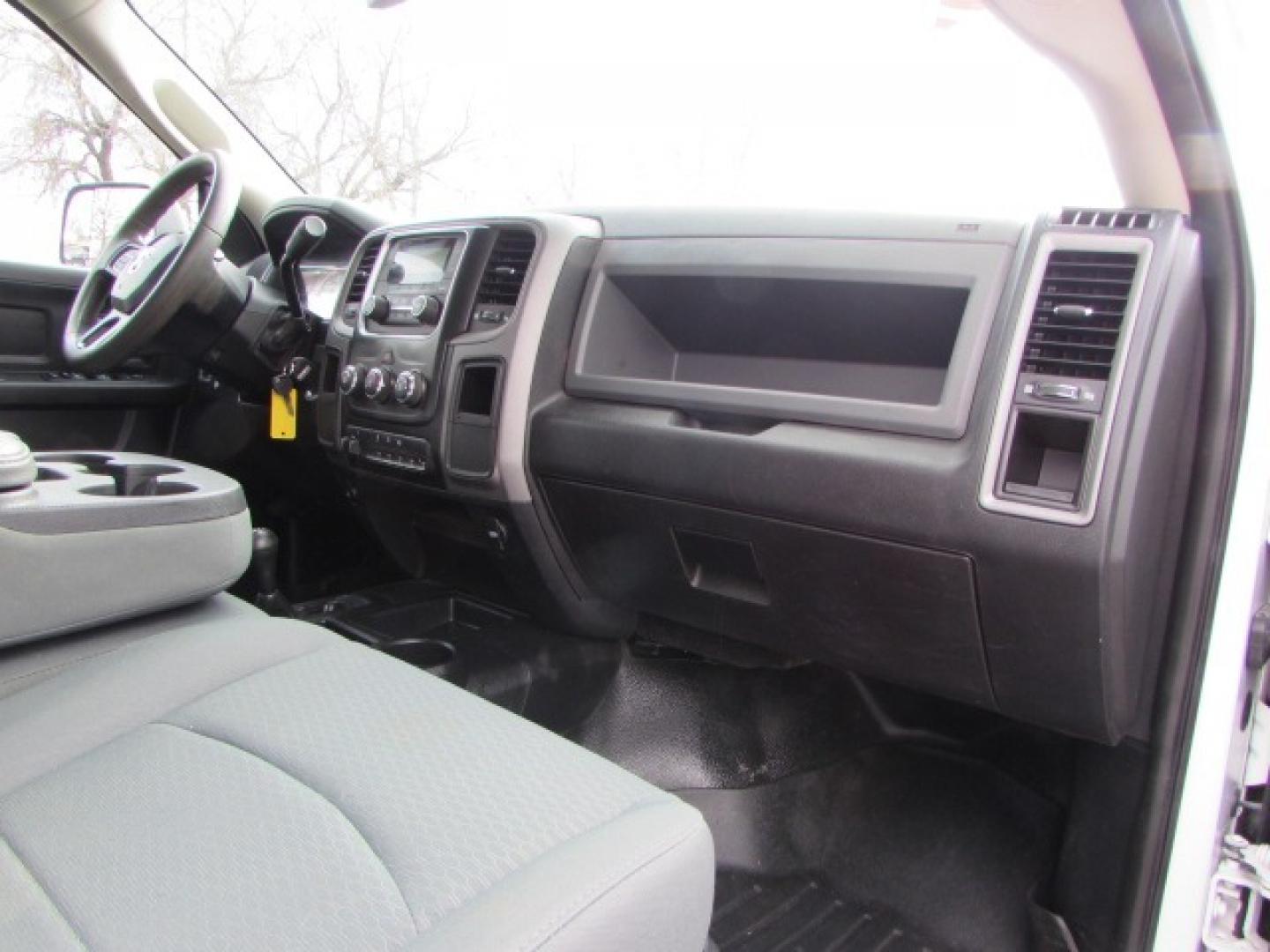 2018 White /Gray RAM 3500 Service Body Crew Cab 4WD (3C7WRTCL2JG) with an 6.7 I6 Cummins Turbo Diesel engine, Automatic transmission transmission, located at 4562 State Avenue, Billings, MT, 59101, (406) 896-9833, 45.769516, -108.526772 - Photo#18